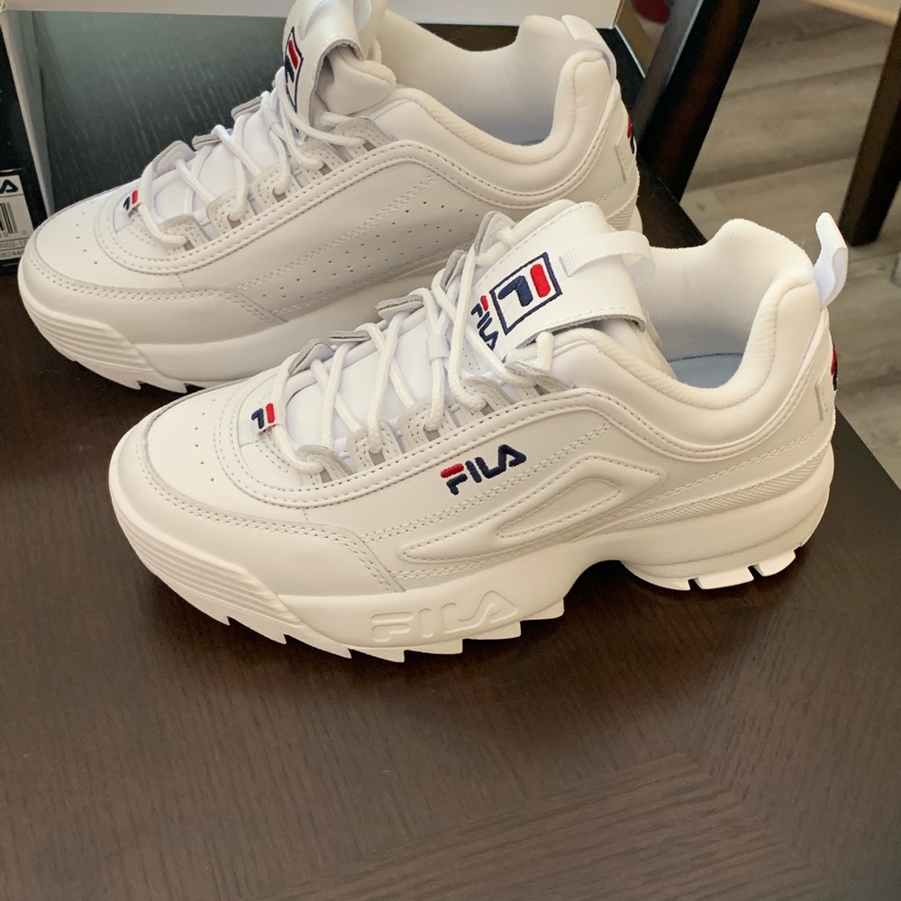 Fila women’s white shoes